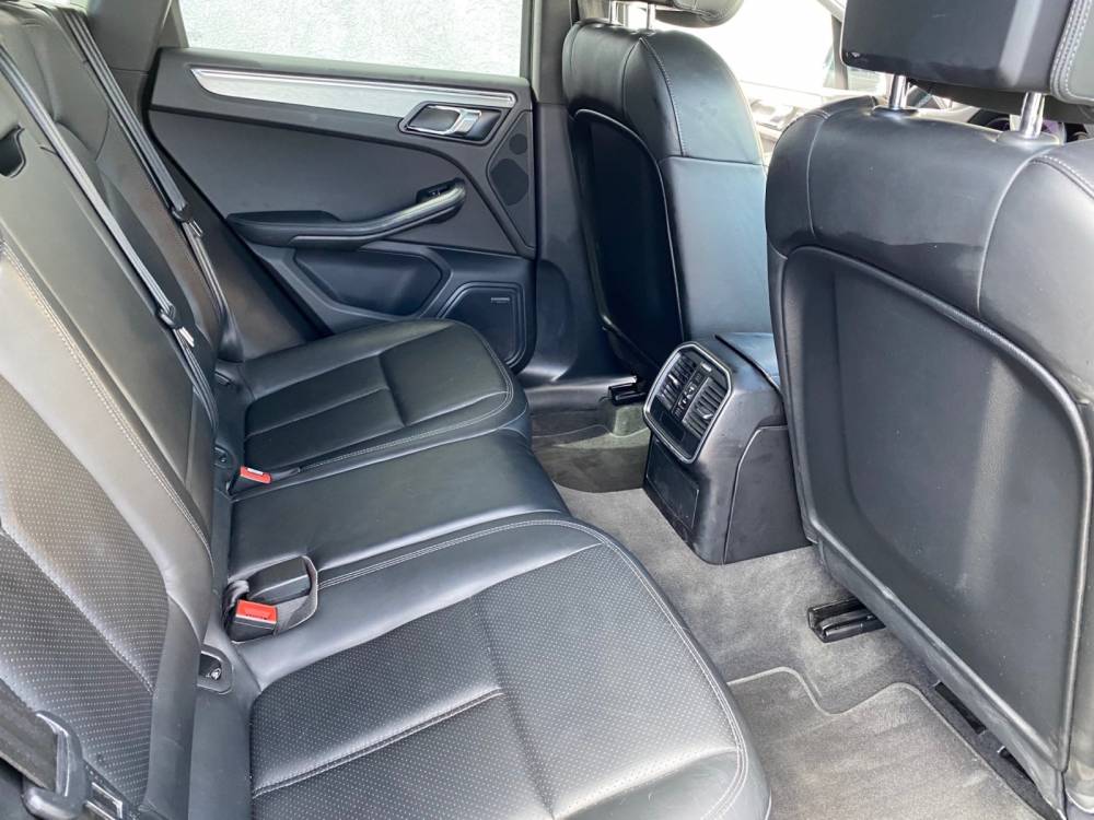 intérieur-voiture-luxe