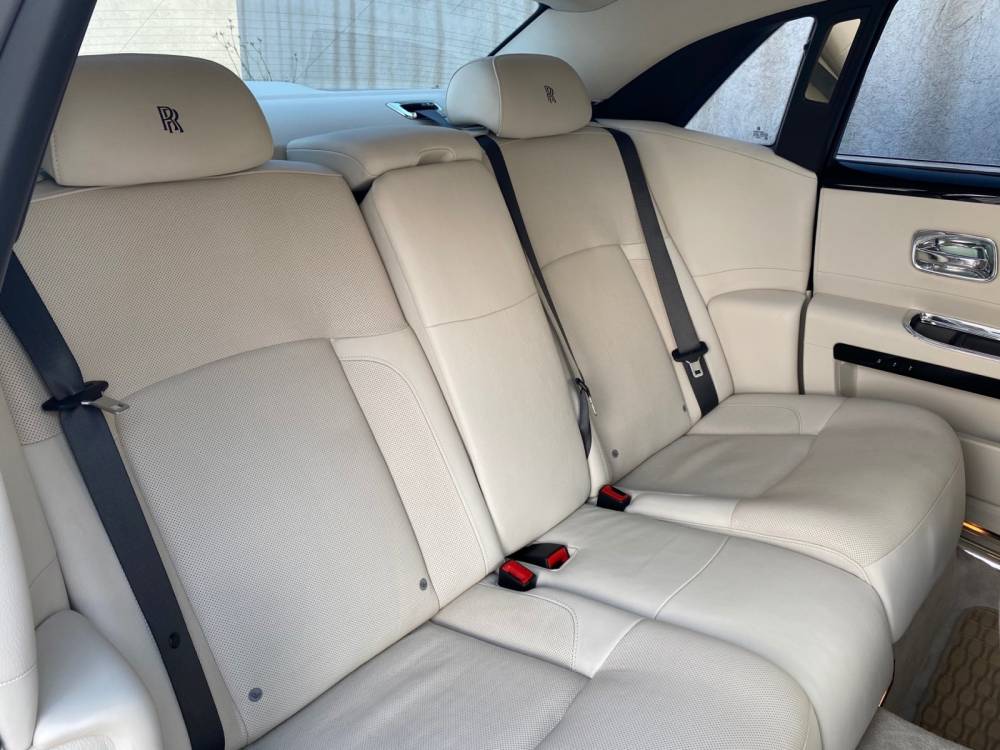 intérieur-voiture-luxe