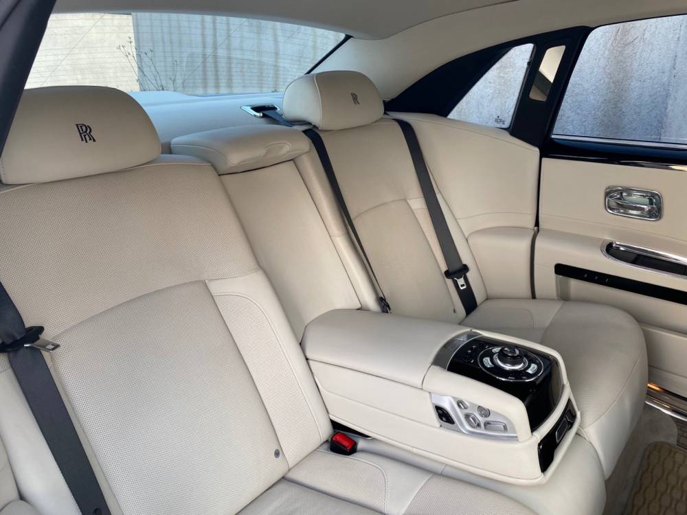 intérieur-voiture-luxe