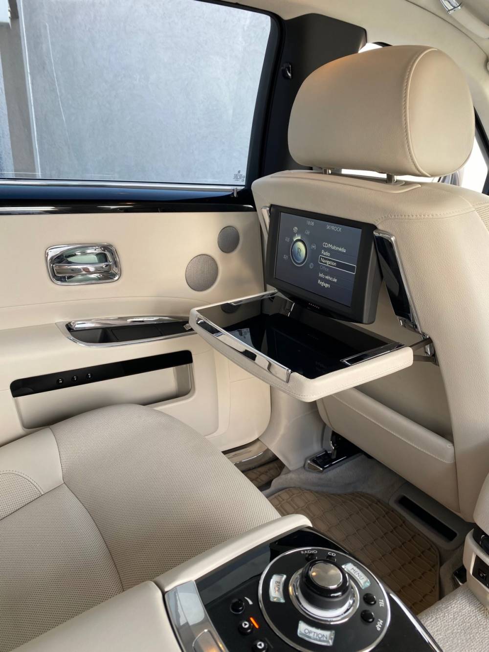 intérieur-voiture-luxe