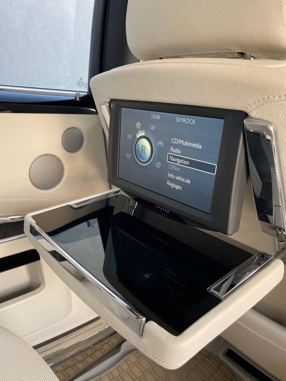 intérieur-voiture-luxe