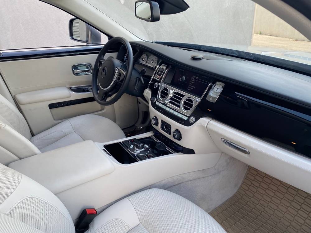 intérieur-voiture-luxe