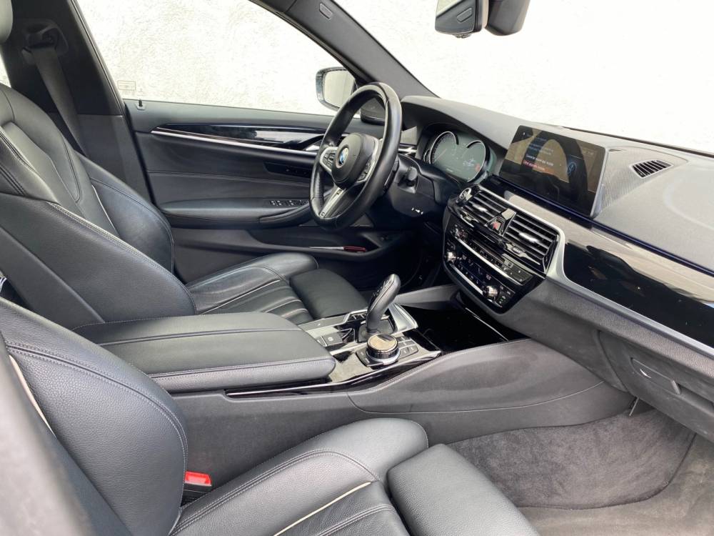 intérieur-voiture-luxe