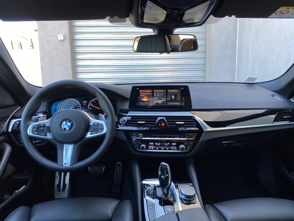 intérieur-voiture-luxe