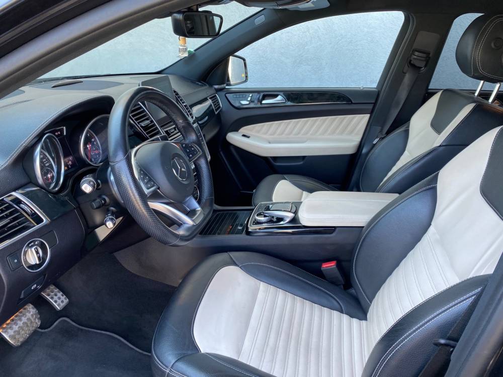 intérieur-voiture-luxe