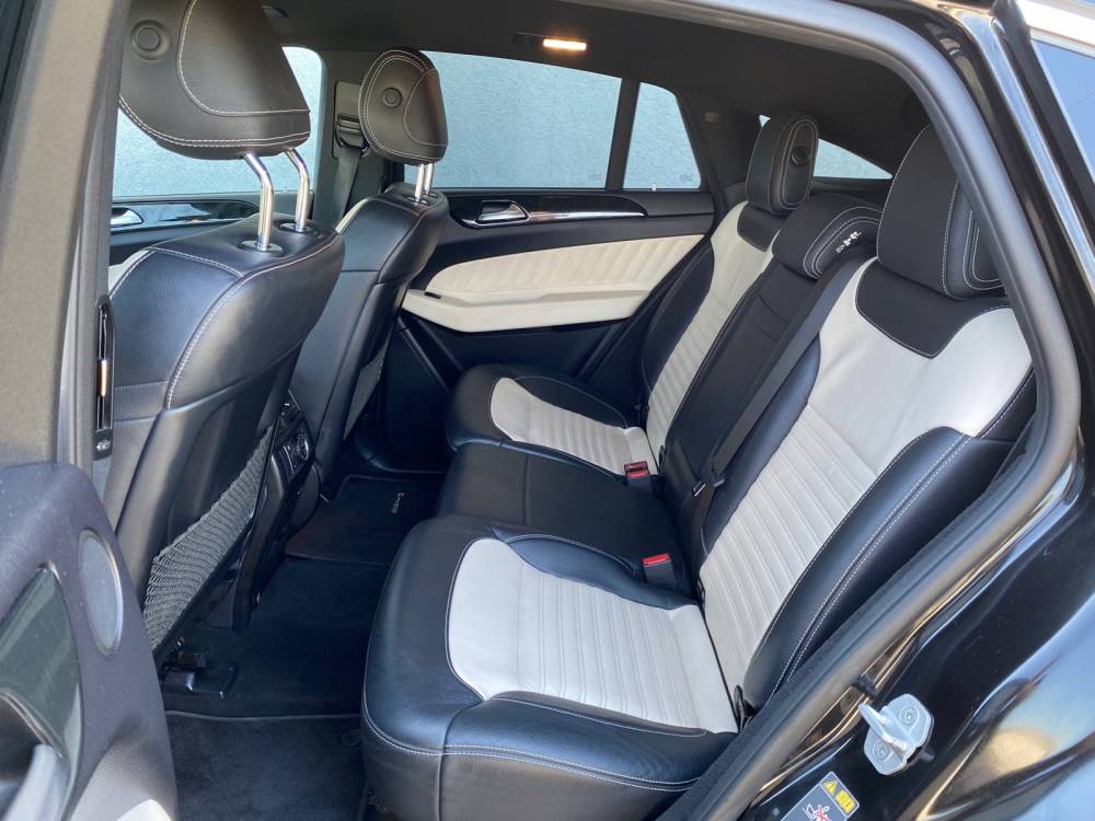 intérieur-voiture-luxe